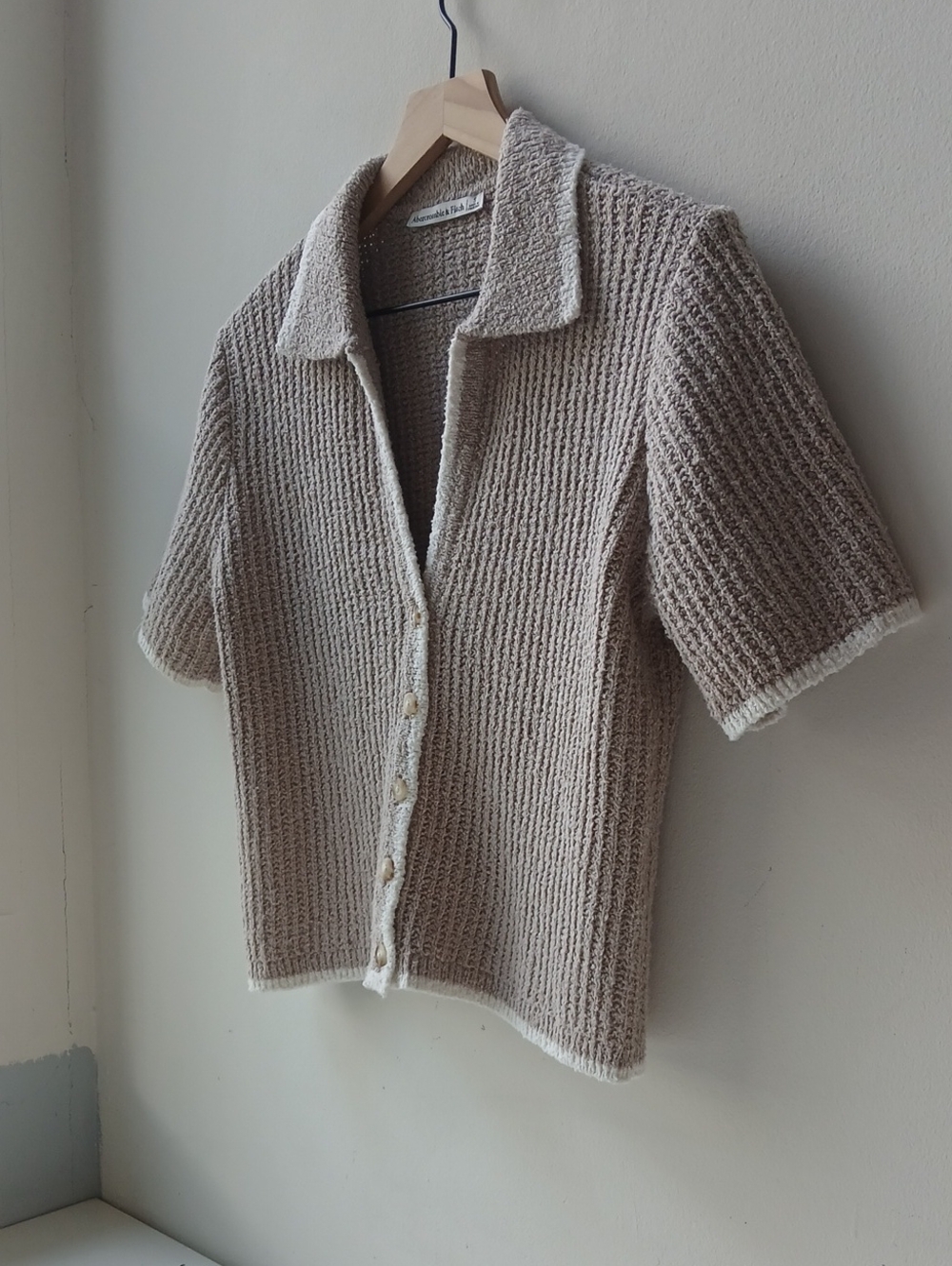 Abercrombie & Fitch Crop Cardigan Sweater Tan Women's Small NWT - Picture 2 of 7